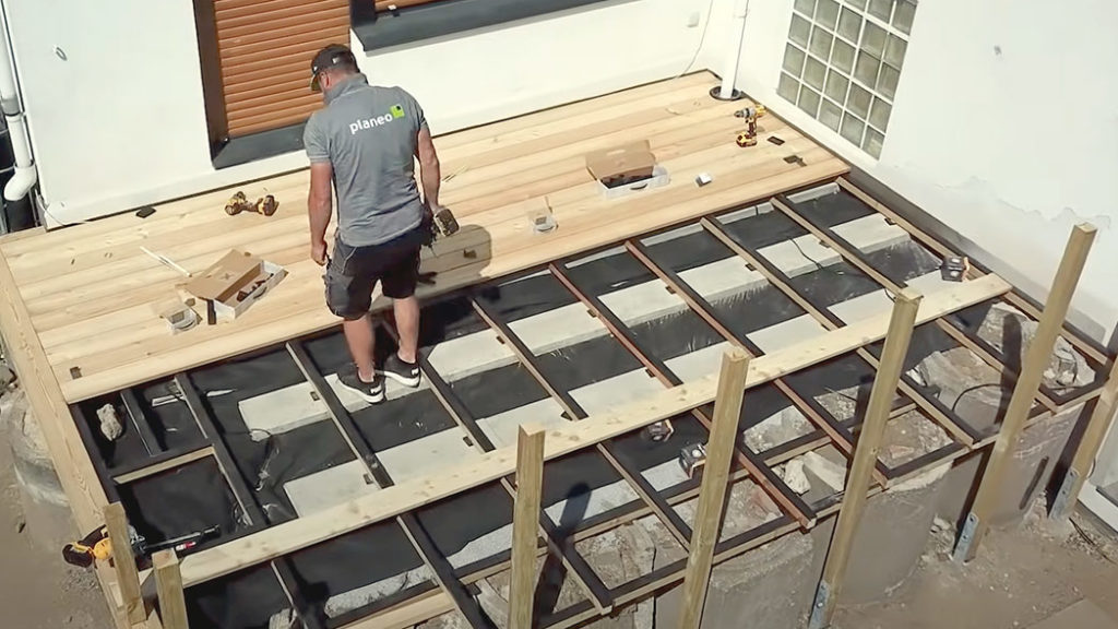 Realizzare una terrazza in legno: tutto sui costi, la costruzione e il montaggio
